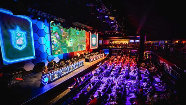 如今强调 如今强调